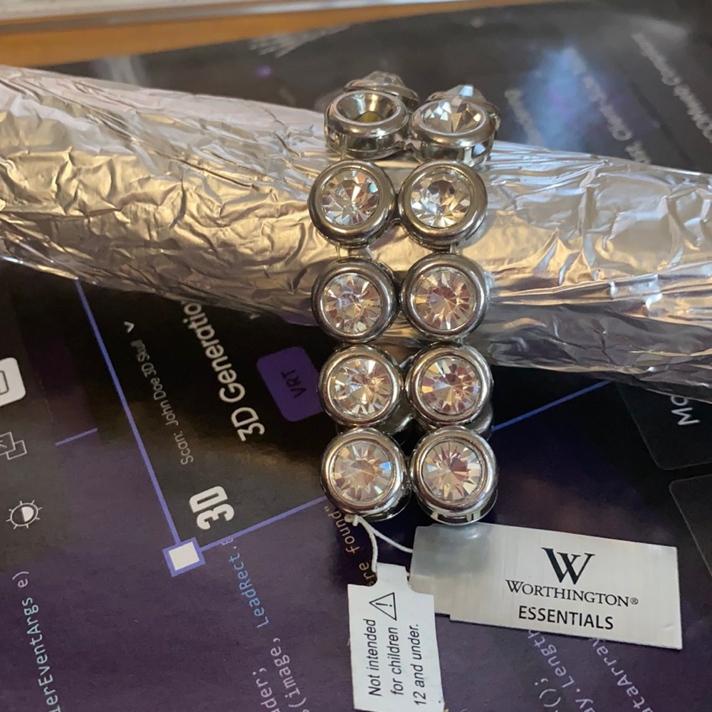 Worthington Crystal elastic Style Bracelet